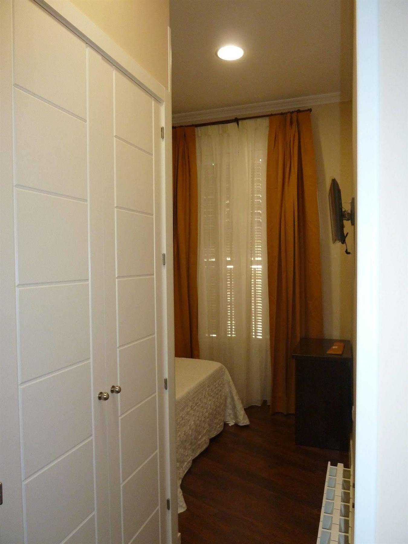 Hostal Mayor Madrid Kültér fotó