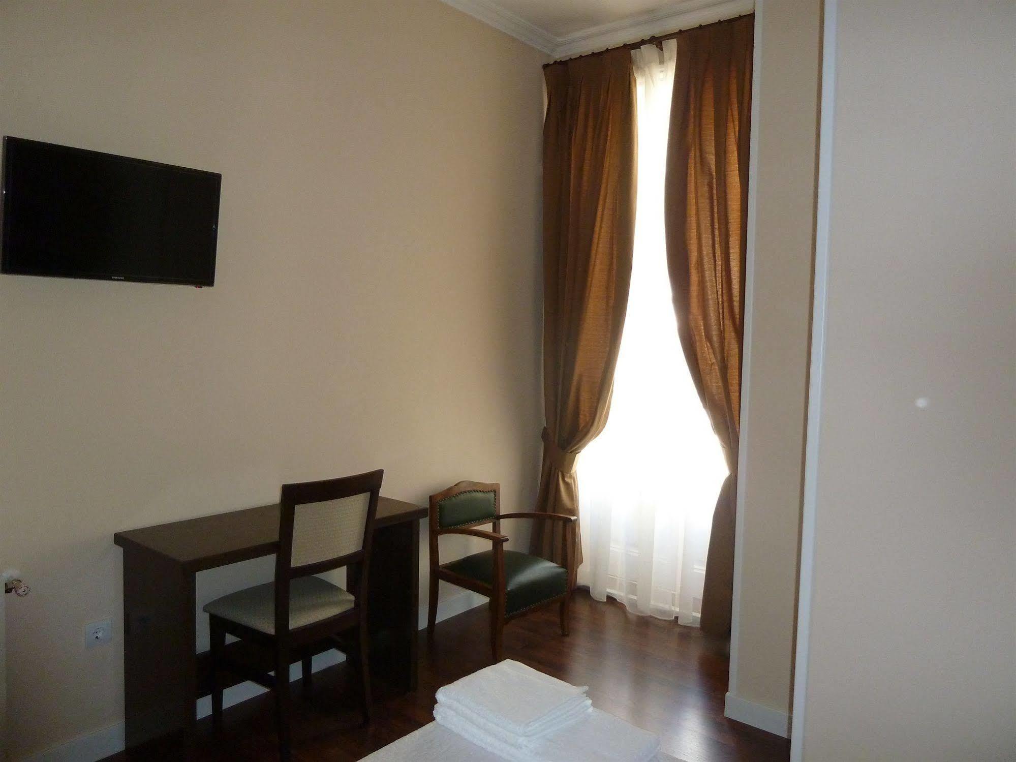 Hostal Mayor Madrid Kültér fotó